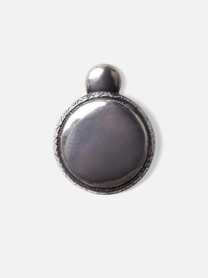 Leaf Dart Escutcheon