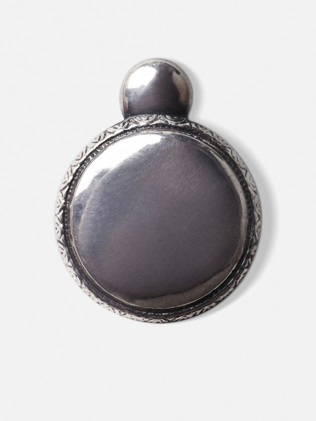 Leaf Dart Escutcheon